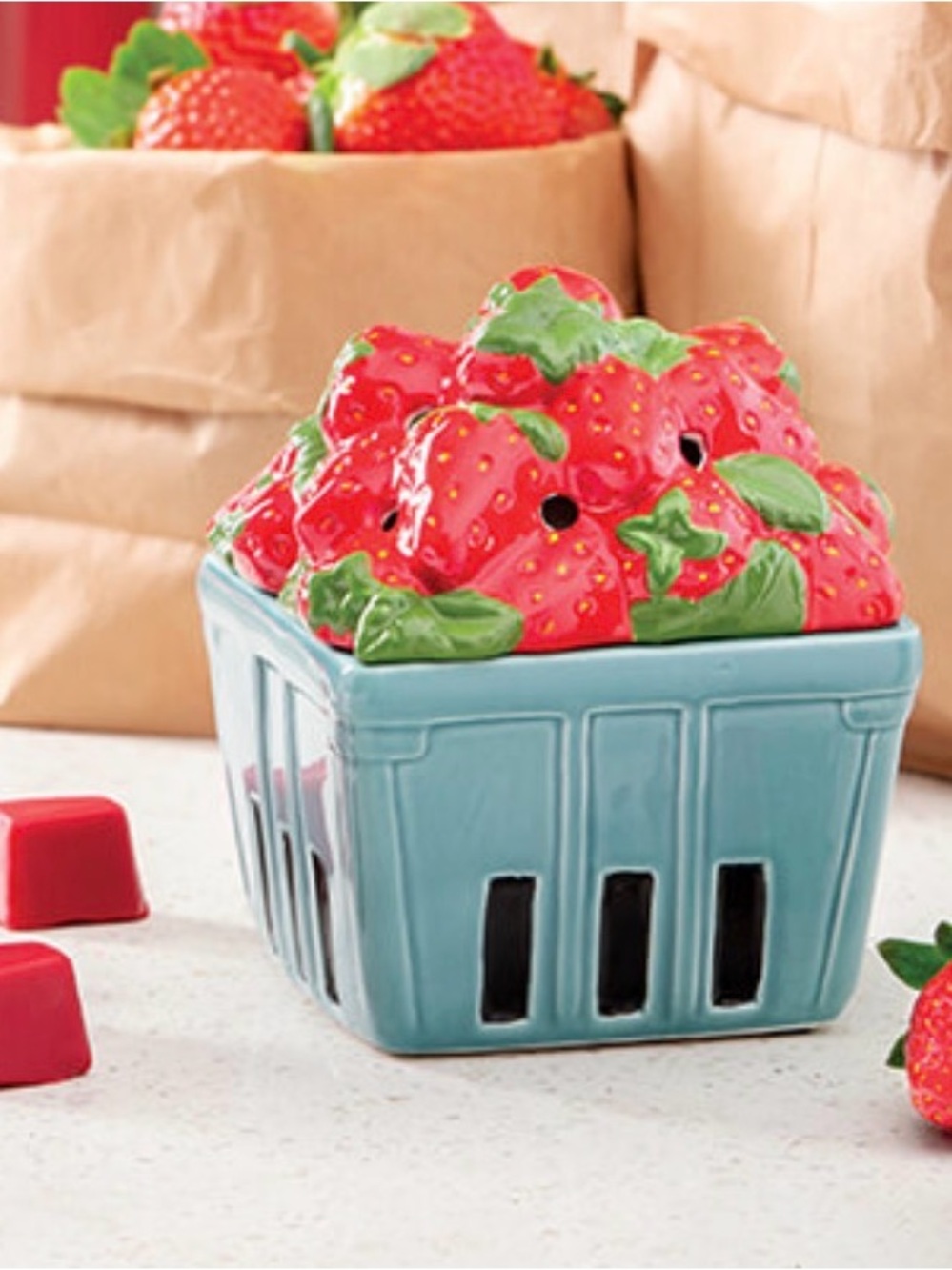 Scentsy Strawberry Basket Ceramic Wax Warmer in Red Blue Green New Retired